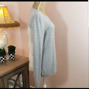 Chelsea 28 grey sweater with cream ruffled back